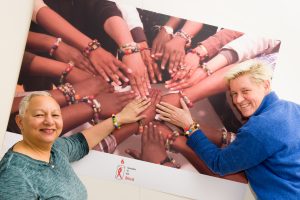 Stichting ShivA begeleidt samen met Positive Sisters en Brothers mensen met hiv