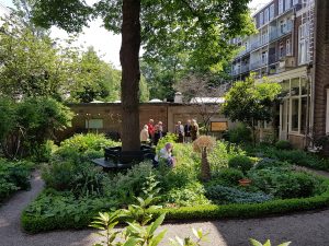 Stilte in de stad: welkom in de kerk