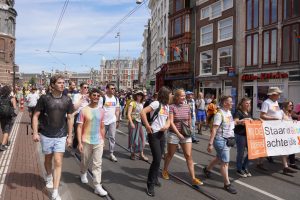 Lees meer over het artikel Pride Walk 2022: ‘Ik zou het slecht vinden als ik hier niet was vandaag.’