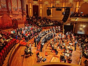 Lees meer over het artikel Zondagavondkerk op het Begijnhof… en in het Concertgebouw!