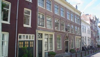 Diaconie Hilmanhofje-Nieuwe-looiersstraat-146-150a-1875-768x576