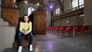 Eline Minnaar Kuiper in de Westerkerk. Foto : Maartje Geels